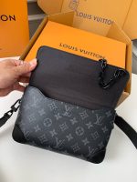 Louis Vuitton Autumn/Winter New STEAMER Black Flower Messenger Bag M46795, Top Quality