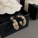 Chanel curved drill earrings