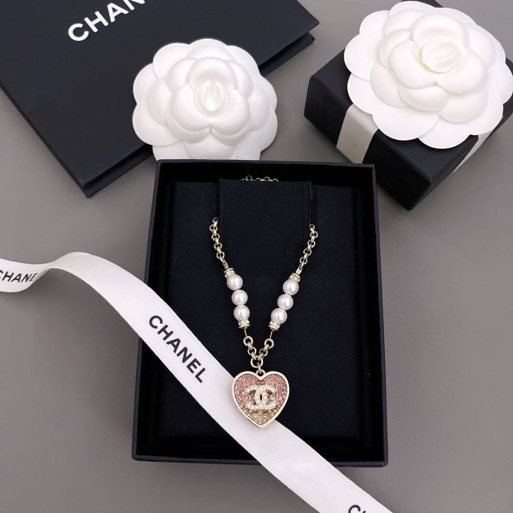 Chanel small double-sided heart necklace