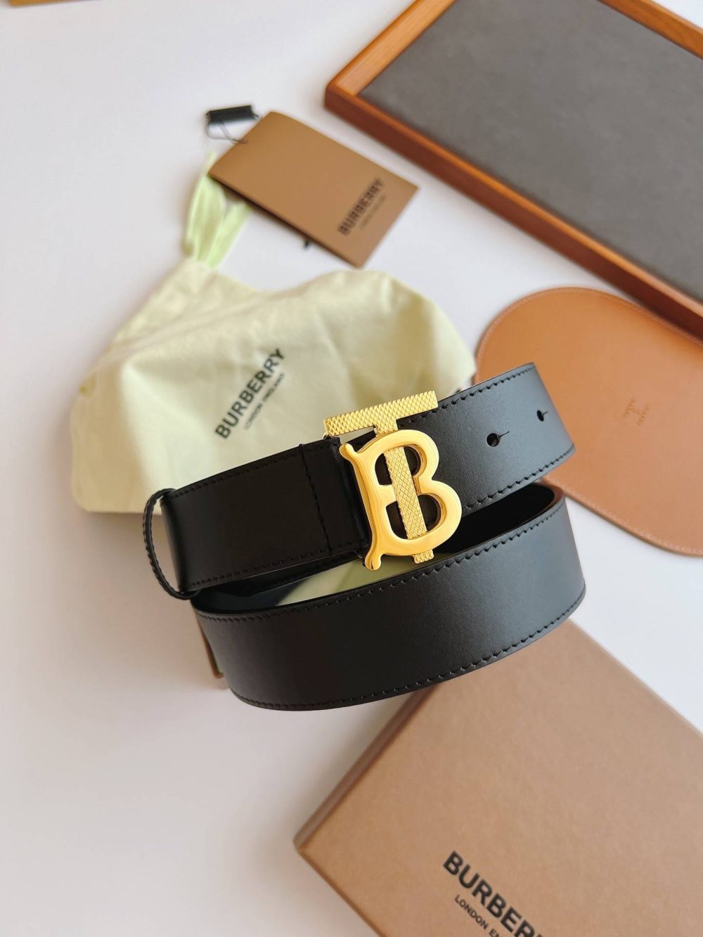 Burberry belt