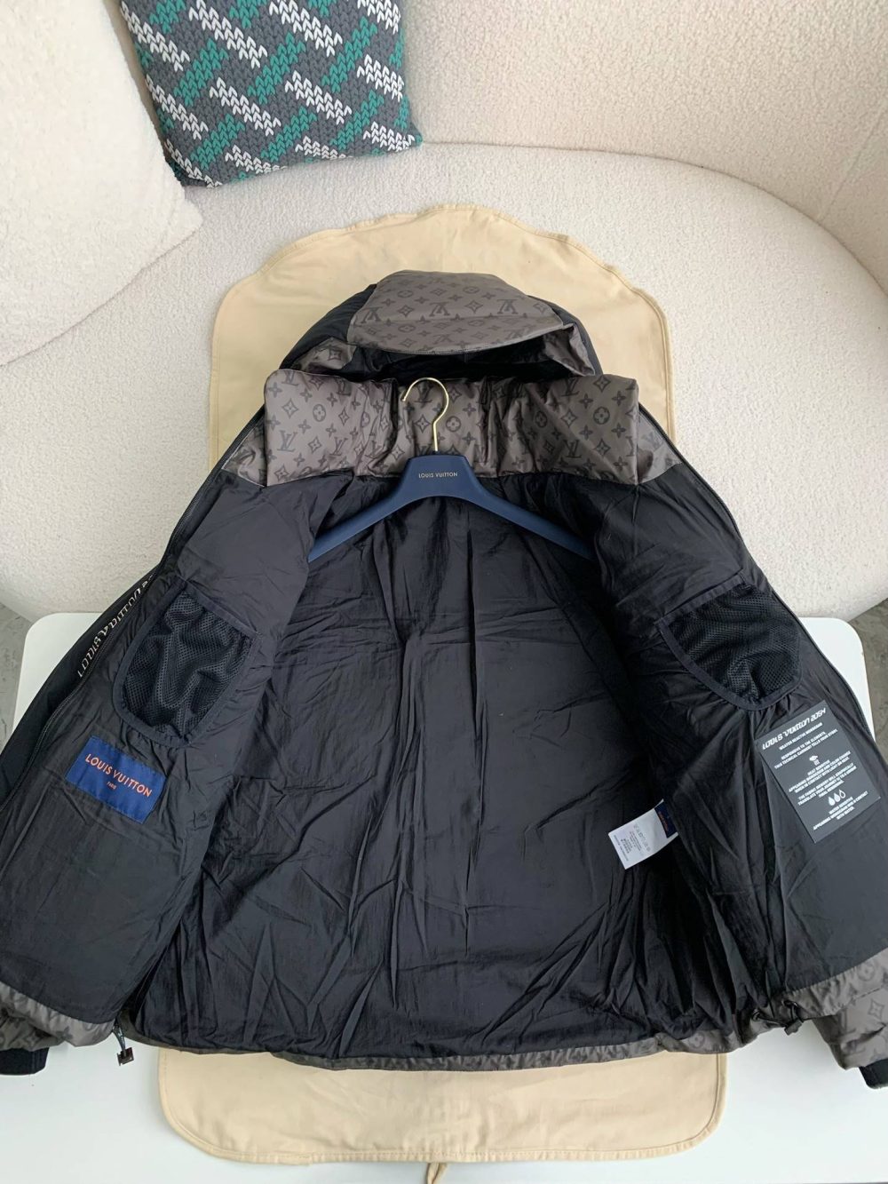 Louis Vuitton 24S warm color changing fabric men's down jacket