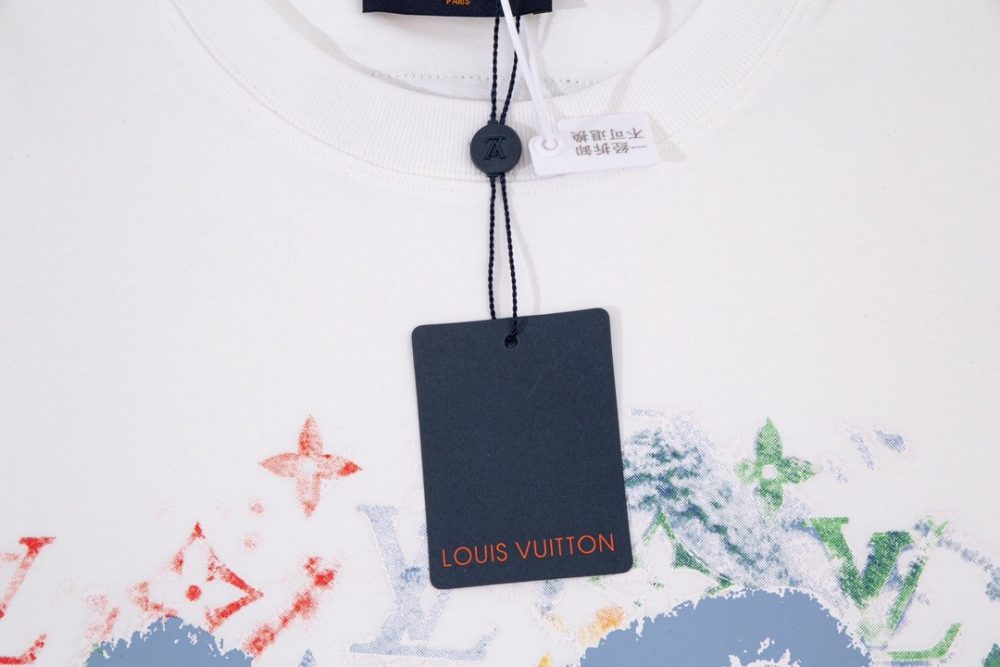 Louis Vuitton 230,000 new T-shirts for spring and summer