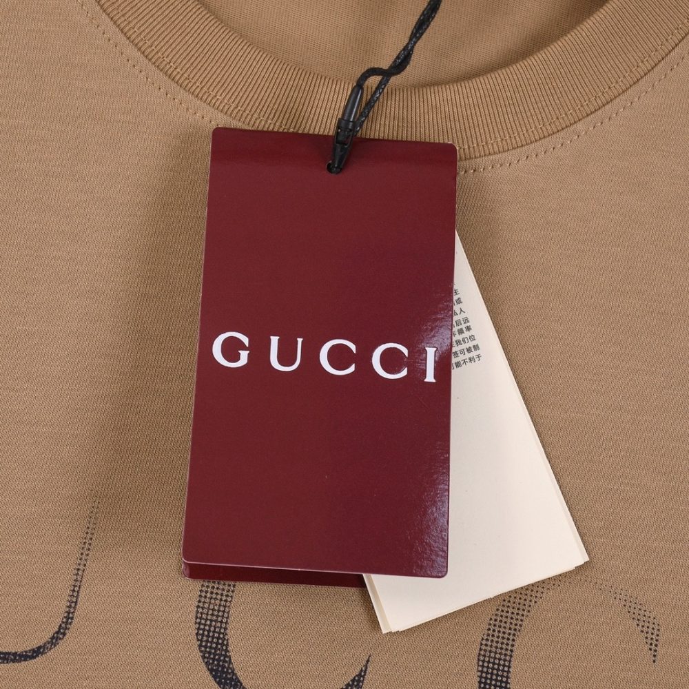 Gucci Gradient Letter Logot shirt