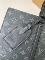 Louis Vuitton's new Sac Plat Horizontal Zippé men's black flower briefcase M45165 Size: 31*39*8.5cm