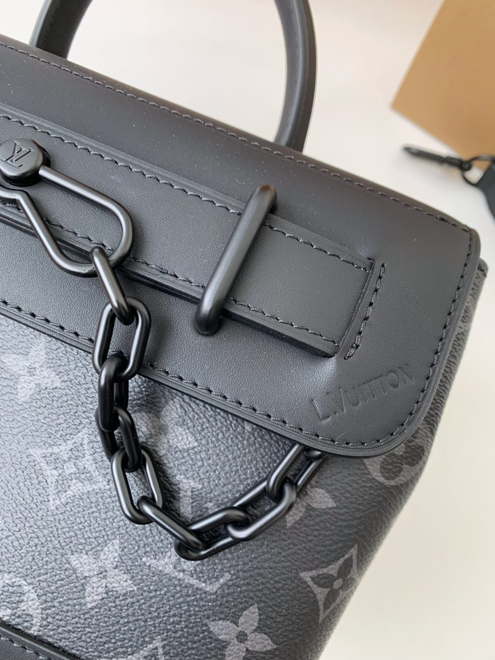 Louis Vuitton's new Sac Plat Horizontal Zippé men's black flower briefcase M45165 Size: 31*39*8.5cm