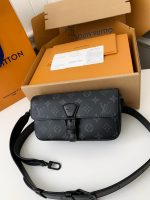 Louis Vuitton New season Montsouris Mini Bag M83567  Size：22*12*6cm