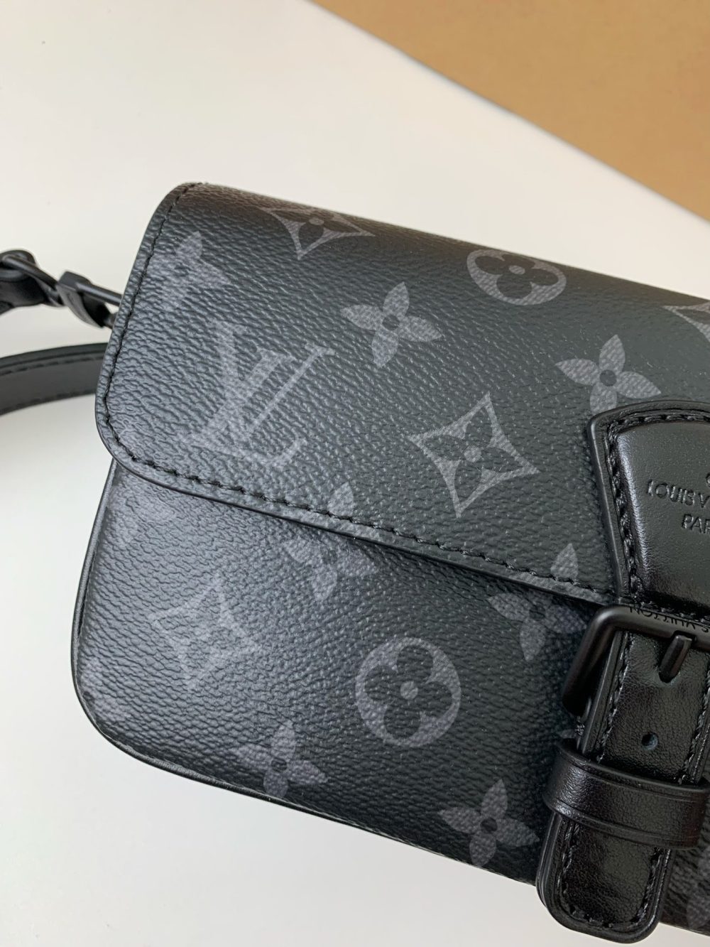 Louis Vuitton New season Montsouris Mini Bag M83567  Size：22*12*6cm