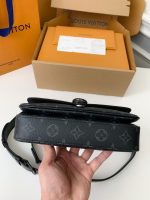 Louis Vuitton New season Montsouris Mini Bag M83567  Size：22*12*6cm