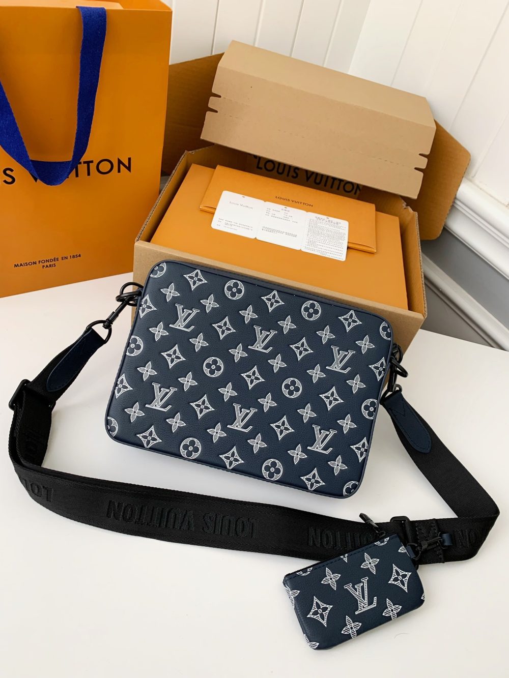 Louis Vuitton The new TRIO Postman Pack M24753  Size： 25*18.5*7cm