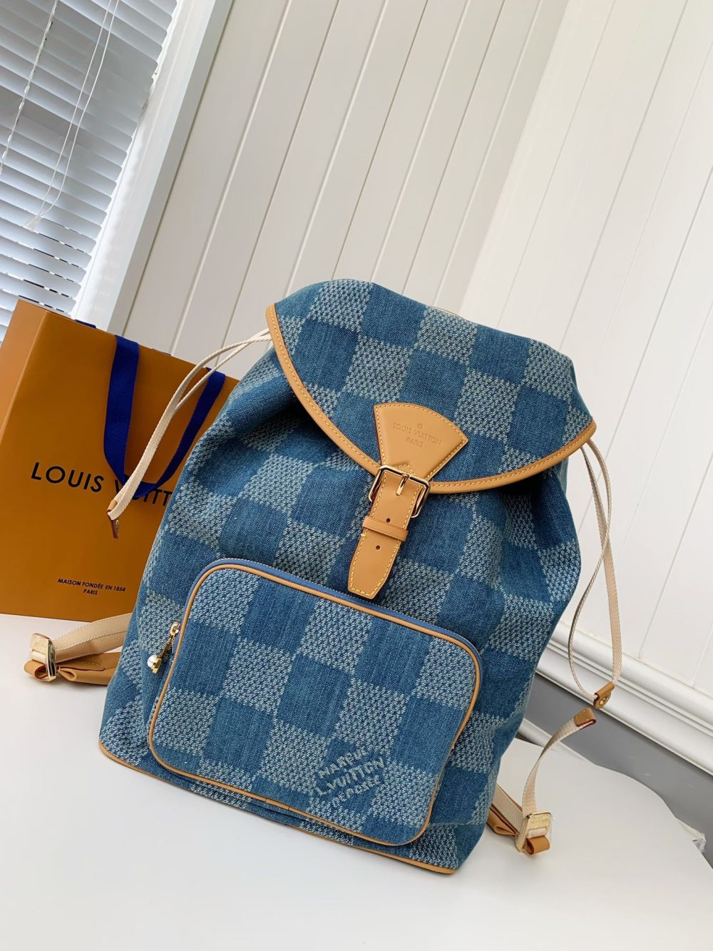 Louis Vuitton Montsouris backpack M40708  Size：32*40*19cm