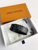 LV  Brand letter logo bracelet