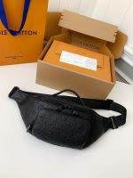 New Louis Vuitton RUSH waist bag M47058 Size: 30*15*8cm