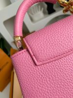 Louis Vuitton Capucines BB Handbags Size：21*14*8cm