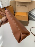 Louis Vuitton Low Key Cabas Mid -number Handbag M25343 Size: 30*14*47cm