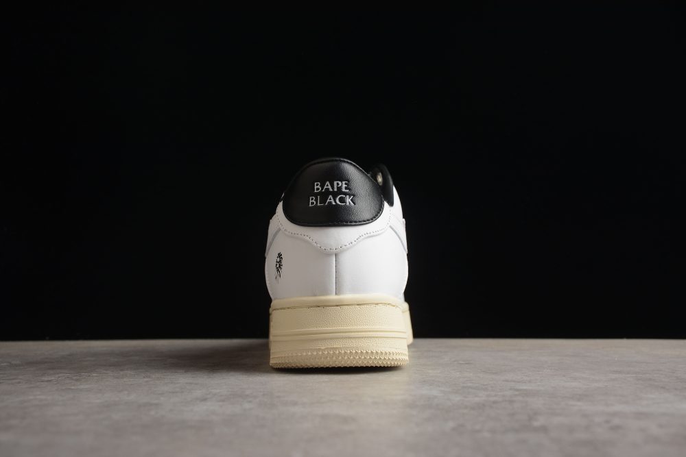 Bape Sta Low-Top Sneakers In White And Black